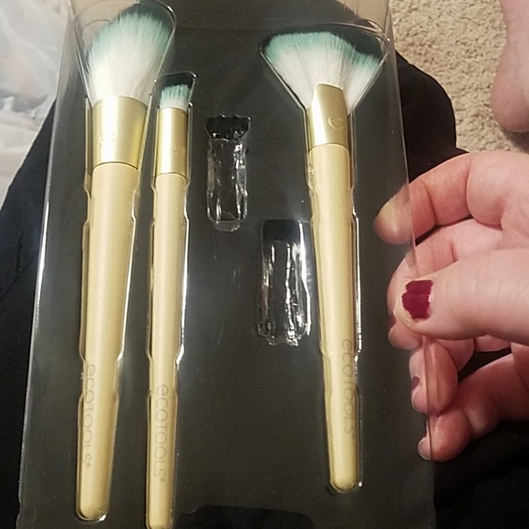 🍋EcoTools Jade Infused Brushes - Picture 3 of 3